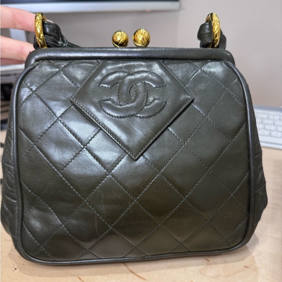 Vintage Chanel shoulder bag. - Picture 13 of 13